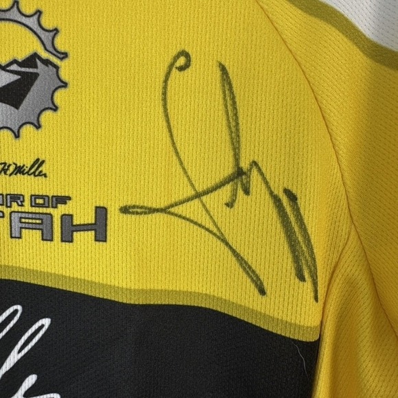 Tour of Utah Cycling Jersey Autographed Medium DNA Larry H Miller Race Sports - Picture 4 of 8